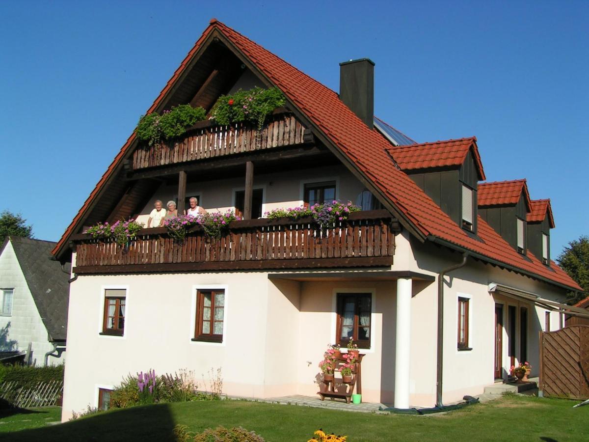 Gaestehaus Gertraud Neualbenreuth Buitenkant foto